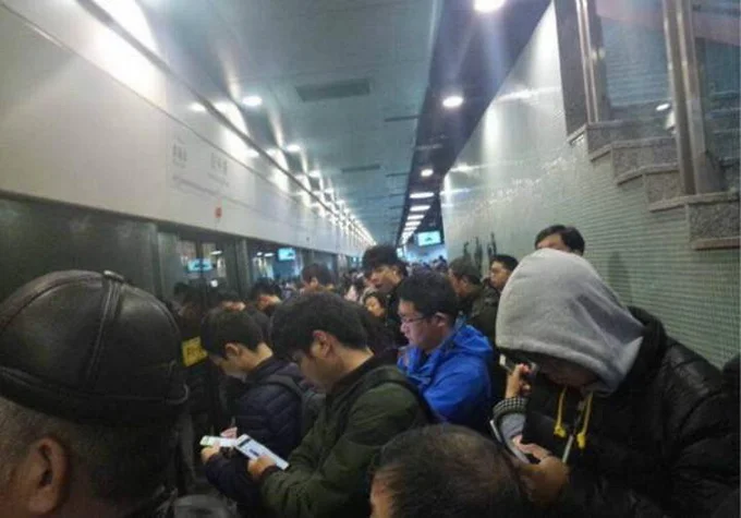 2011年9月27日下午上海地铁十号线列车追尾事故发生原因是什么（上海地铁十号线故障）