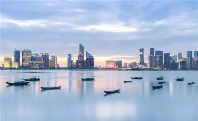 杭州地铁为啥不如南京（为什么南京地铁比杭州发达）