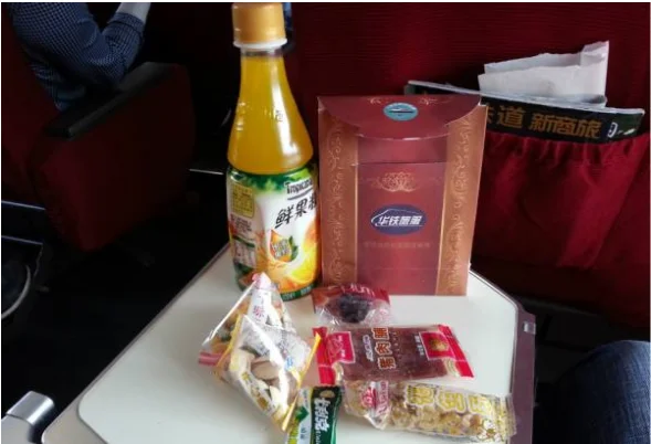 坐高铁能带饮料吗（高铁让带饮料吗）4