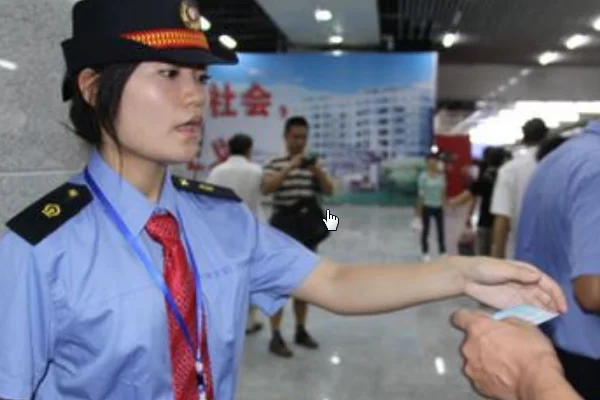 地铁站务员是什么职务职位（岗位）（地铁检票员上班时间）3