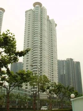 上海地铁2号线陆家嘴地铁站6号出口那里有一个国金中心商场从那个商场里可以直接走到上海金融中心吗（陆家嘴地铁到盛大金磐花园出口）2