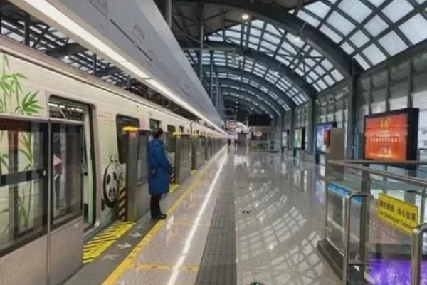 地铁站一直是网红摆拍的地方有哪些网红地铁站值得打卡游玩（成都地铁网红打卡点）