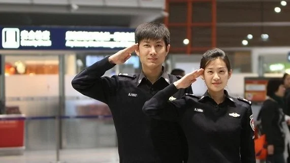 北京地铁安检人员的工作怎么样累吗（北京地铁安检靠谱不）