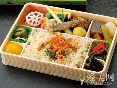 日本铁路便当在明治时代大正时代昭和时代平成时代的发展特点（铁路便当由来）