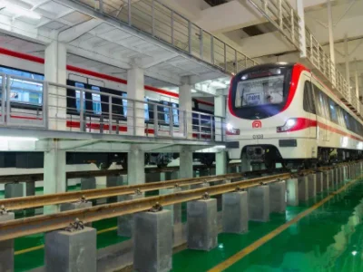 成都一男子地铁内猥亵姑娘遭众人群殴你遇到过这样的事情吗(成都地铁喝醉男子)3