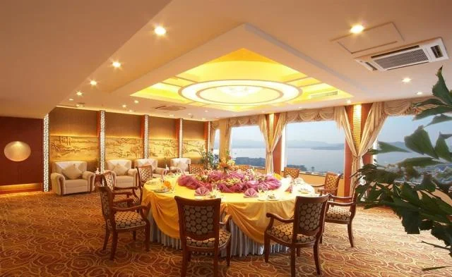 杭州地铁龙翔桥站到杭州新侨饭店怎么走（杭州市新侨饭店地铁）