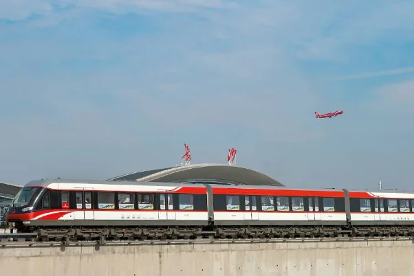 长沙五一广场到黄花机场坐地铁耗时多久（坐地铁到长沙机场要多久时间）