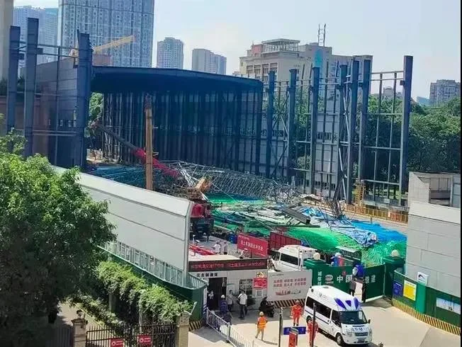 9·27上海地铁10号线追尾事故的发生过程(成都地铁十号线安全事故)2