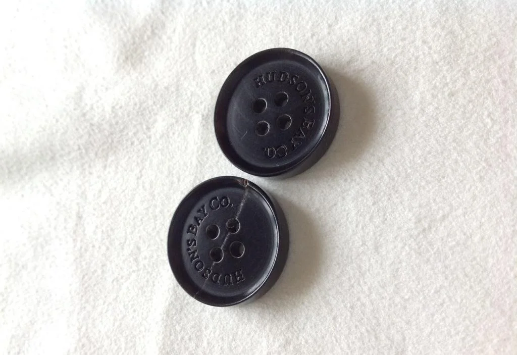 火车站的工作人员肩章上的两条杠代表什么（铁路制服纽扣）3