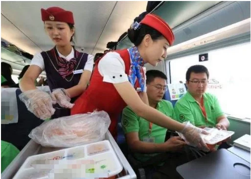 高铁去哪里买饭（高铁买东西）3