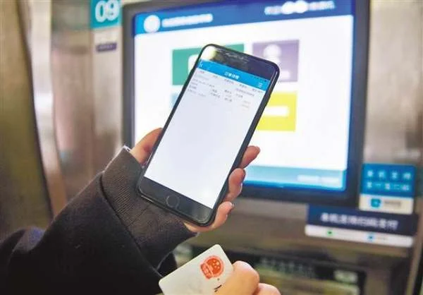 高铁的人工客服电话是多少(衢州高铁站电话)1