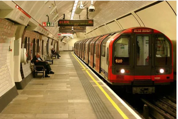 北京地铁2号线运营时间表具体是怎样的（北京地铁准点率）