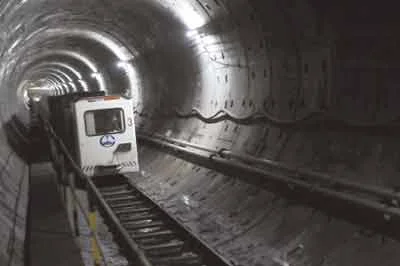 以成都地铁为例 假如你是成都地铁的管理之一 你会怎么宣传成都（成都地铁闸门故障跳出去会怎么样）3