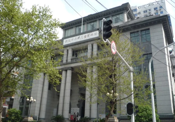 武汉地铁2号线怎样到武汉市少儿图书馆（武汉市少年儿童图书馆附近地铁站）2