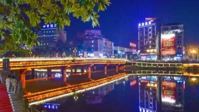 为什么湛江西站是隶属于广铁集团而湛江站（南站）是隶属南宁铁路局（南宁至湛江高铁）2