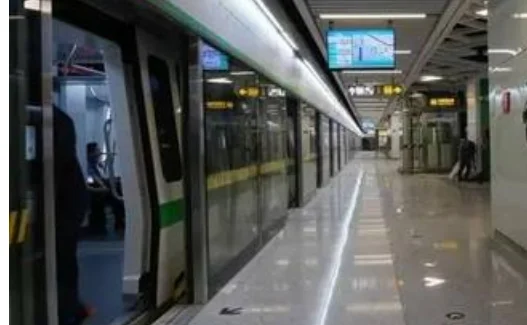 南宁火车站到东站地铁座多发时间（南宁地铁火车站人流量）2