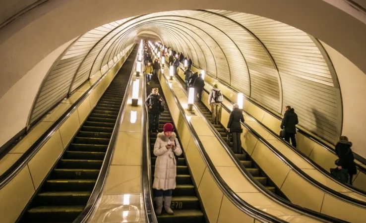 莫斯科地铁2号线的介绍(莫斯科地铁营运时间6)4