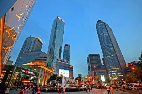 亚洲最大的地铁站拥有24个出入口知道在哪吗（中国最多的地铁出口）