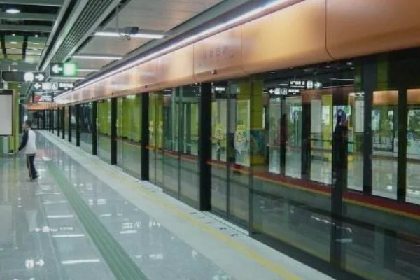 天环广场哪个地铁站出口(广州市天河区天河路240号丰兴广场地铁)1