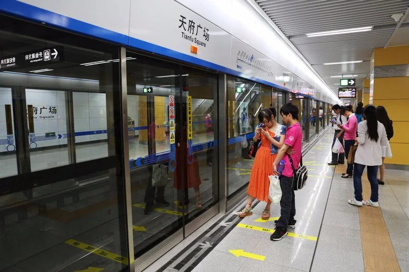 成都地铁怎么坐 详细点（成都坐地铁只要进站没网络）