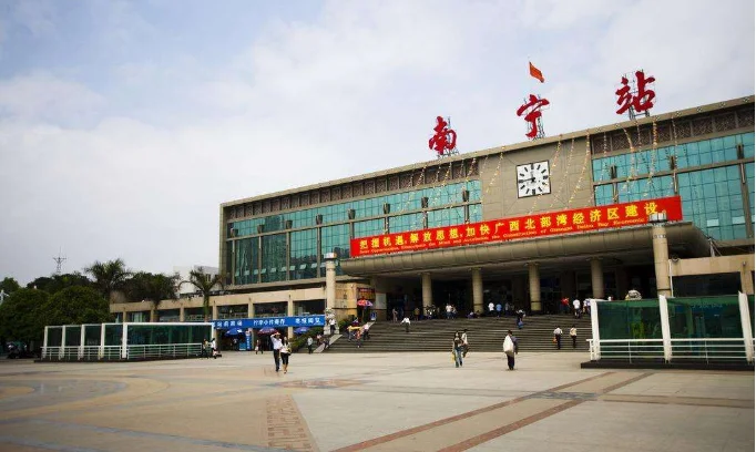 我问的是南宁去机场有地铁吗(南宁地铁站离机场最近)4