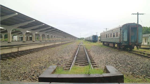 中国帮助非洲修铁路的事（坦赞铁路东起坦桑尼亚）