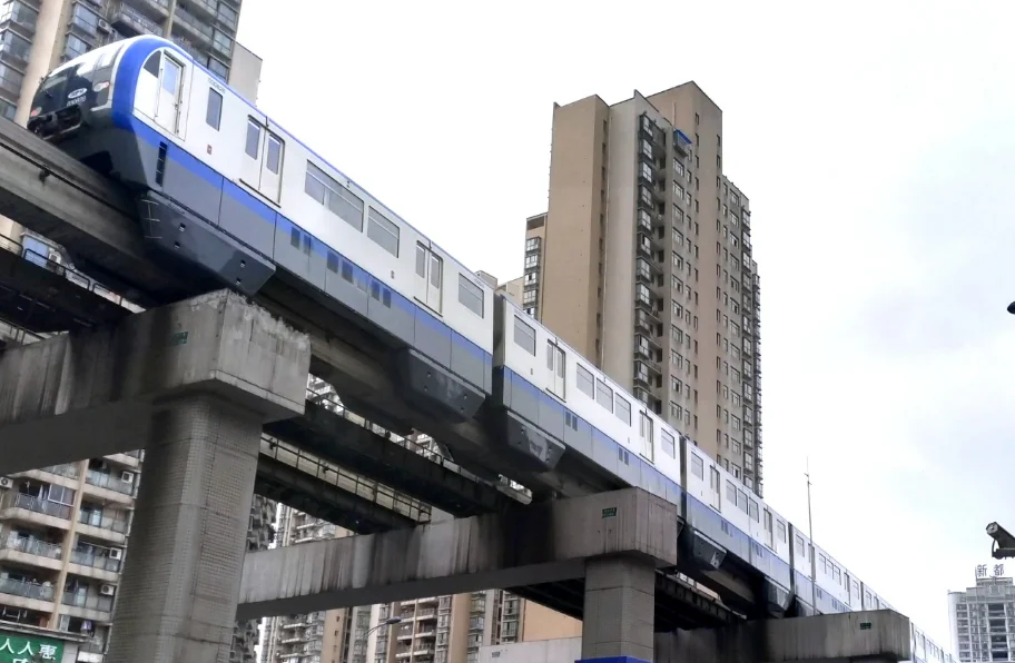 重庆轻轨三号线都经过那些站点（重庆半山地铁站）2