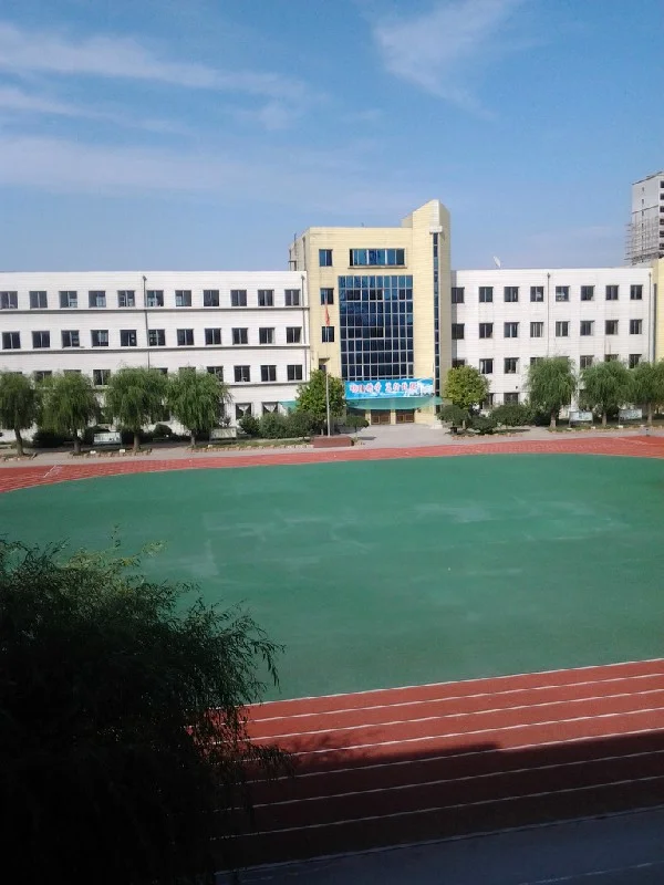 赣州市铁路小学怎么样（铁路街小学）