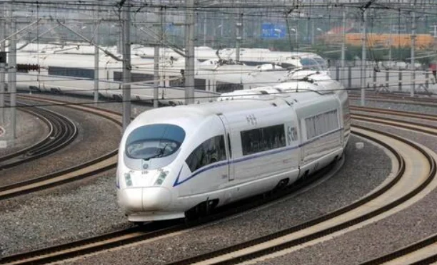 高铁上允许带瓶装白酒吗 最多可以带多少(铁路酒水)5