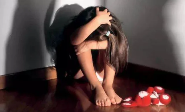 深圳地铁里的超强咸猪手（深圳地铁咸猪手视频）