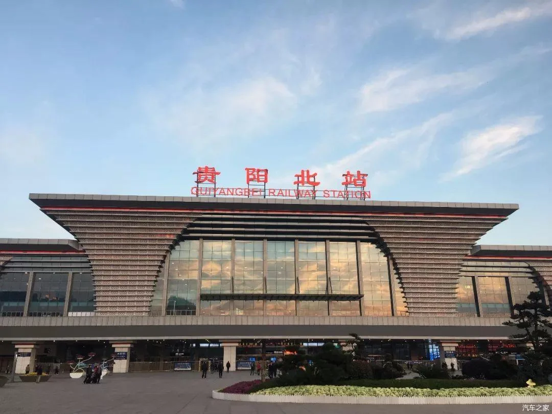 遵义市凉水井车站前面有两条铁路分别是什么路线有人说一条是高铁一条是普通铁路请问有知道的吗（瓮安至遵义铁路规划）