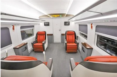 武汉地铁的运营中线路（武汉地铁商务车厢）2