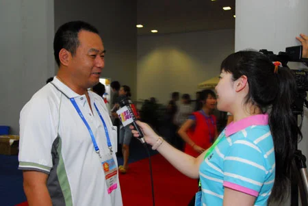 深圳市第一现场电话号码是多少(深圳地铁主持人)2