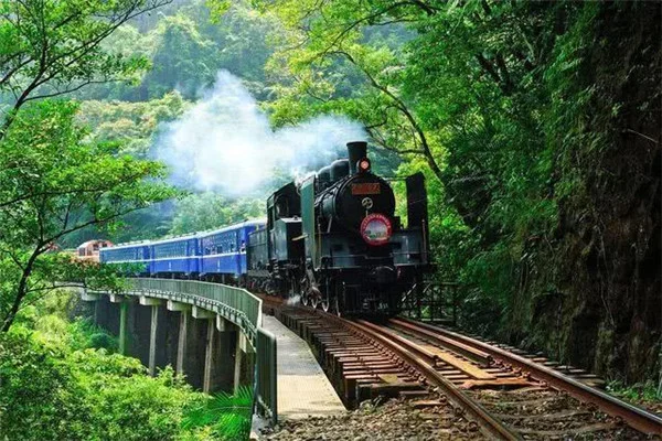 国内高铁旅游线路推荐及沪昆高铁沿途景点有哪些（高铁沿途风景）2