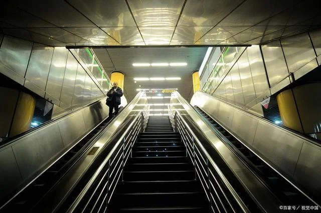 请问地铁速度几分钟一个站（地铁18km多长时间）