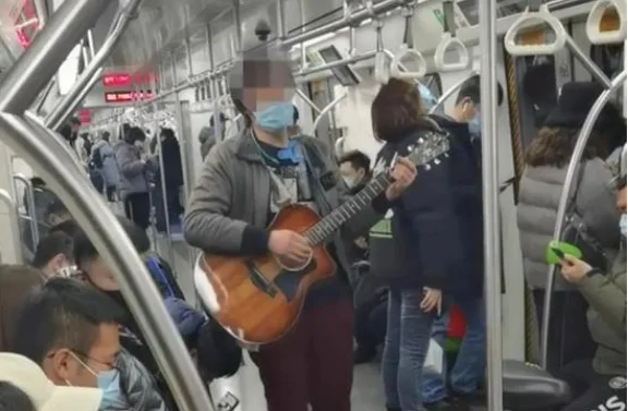 北京地铁客服电话（北京地铁卖艺举报电话）