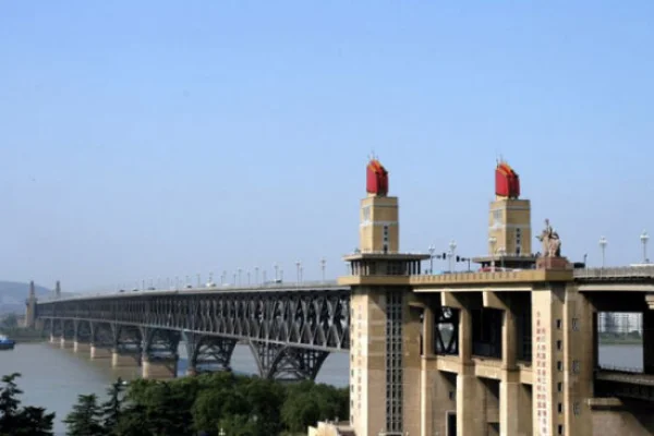 经天路地铁站到南京车站怎么走（经天路地铁站到南京长江大桥）