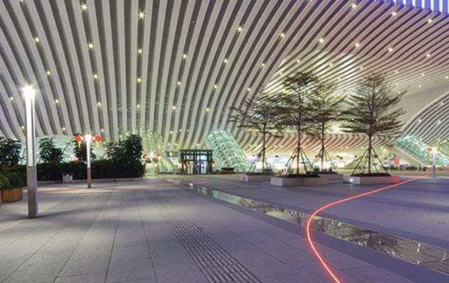 深圳北站出哪个地铁站去坐高铁 高铁候车厅又在哪求详细在线急(深圳高铁在什么地铁站)2