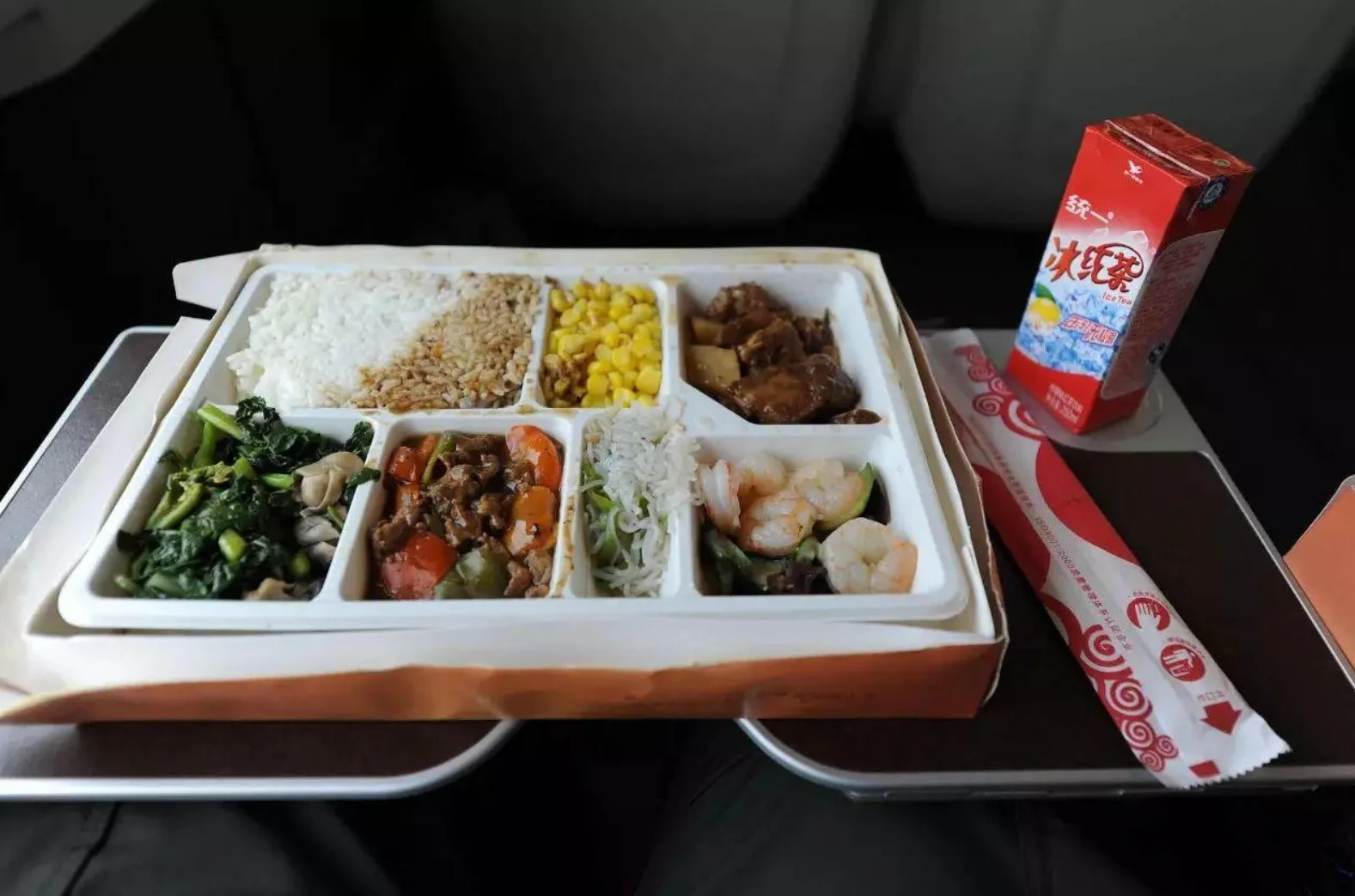 高铁去哪里买饭（高铁买东西）