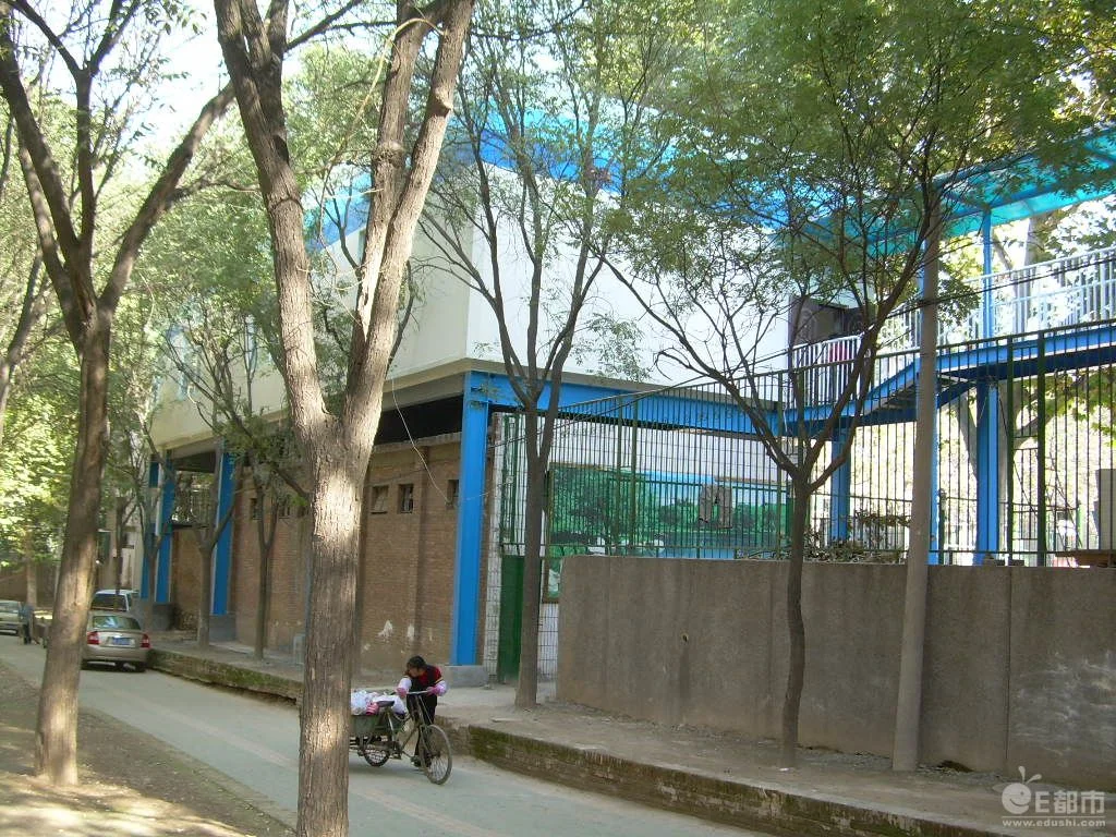 西安地铁三号线交通大学从哪个站下车(西安交大附小离哪个地铁站近)3