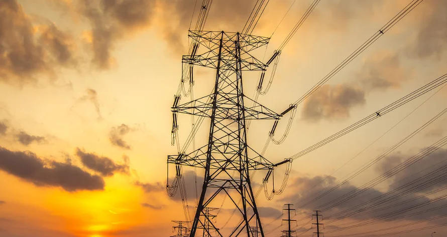 高铁的高压电多少伏高铁的高压电多少伏知识（铁路高压线多少伏）