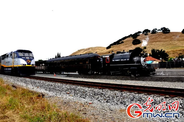 美国修筑横贯美国的大铁路时华工为什么被重视（修铁路的华工）2