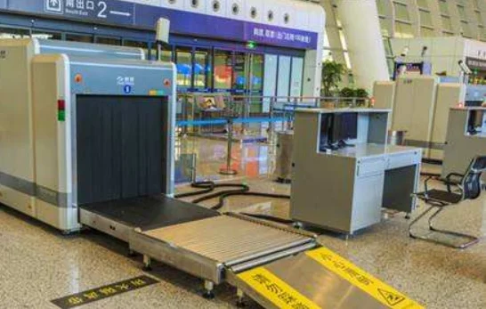 铁路上有几种信号灯各表示什么意思（铁路有灯吗）