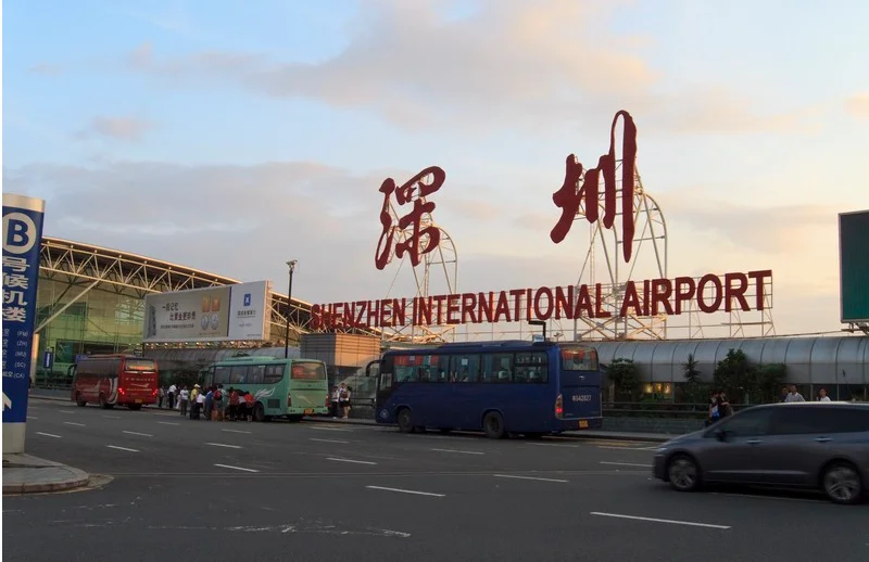 要去广州白云机场坐飞机坐地铁应该在哪个站下然后从哪个出口出站谢谢！（ca1730航班地铁站哪个出口下）