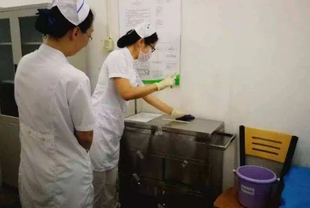 上海每天乘坐地铁的人次是多少（上海地铁一天消毒几次）