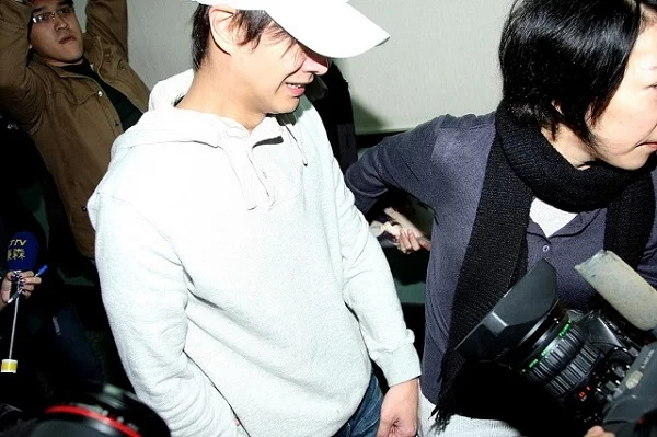 武汉地铁恶心男究竟做了什么（武汉地铁有猥亵的吗）