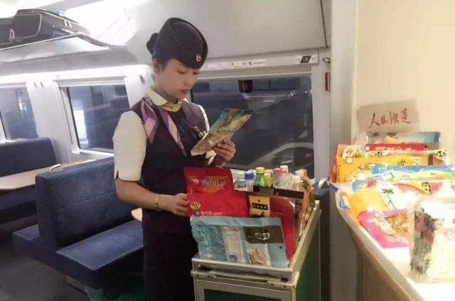 如何确定高铁是8节车厢还是16节车厢（八节高铁）