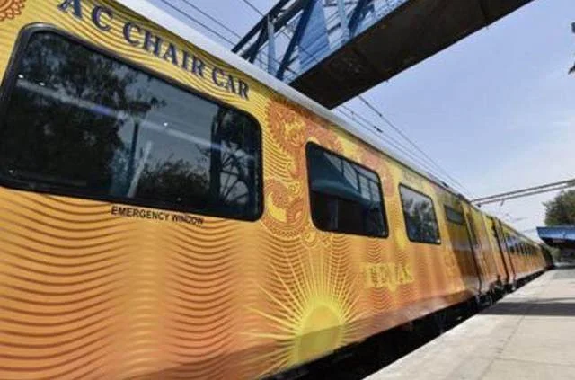 第一次乘坐中国“高铁”的印度人提出了什么要求（印度高铁列车）