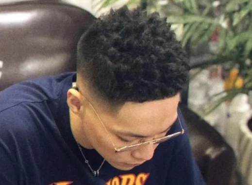 烫黑人烫之后脱发严重（南京黑人躺地铁）