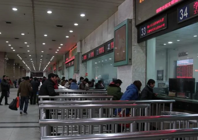 高铁怎样调座位（高铁可以改座位吗）